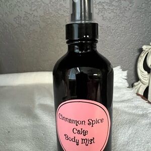 Cinnamon Spice Cake Body Mist - Black Bottle